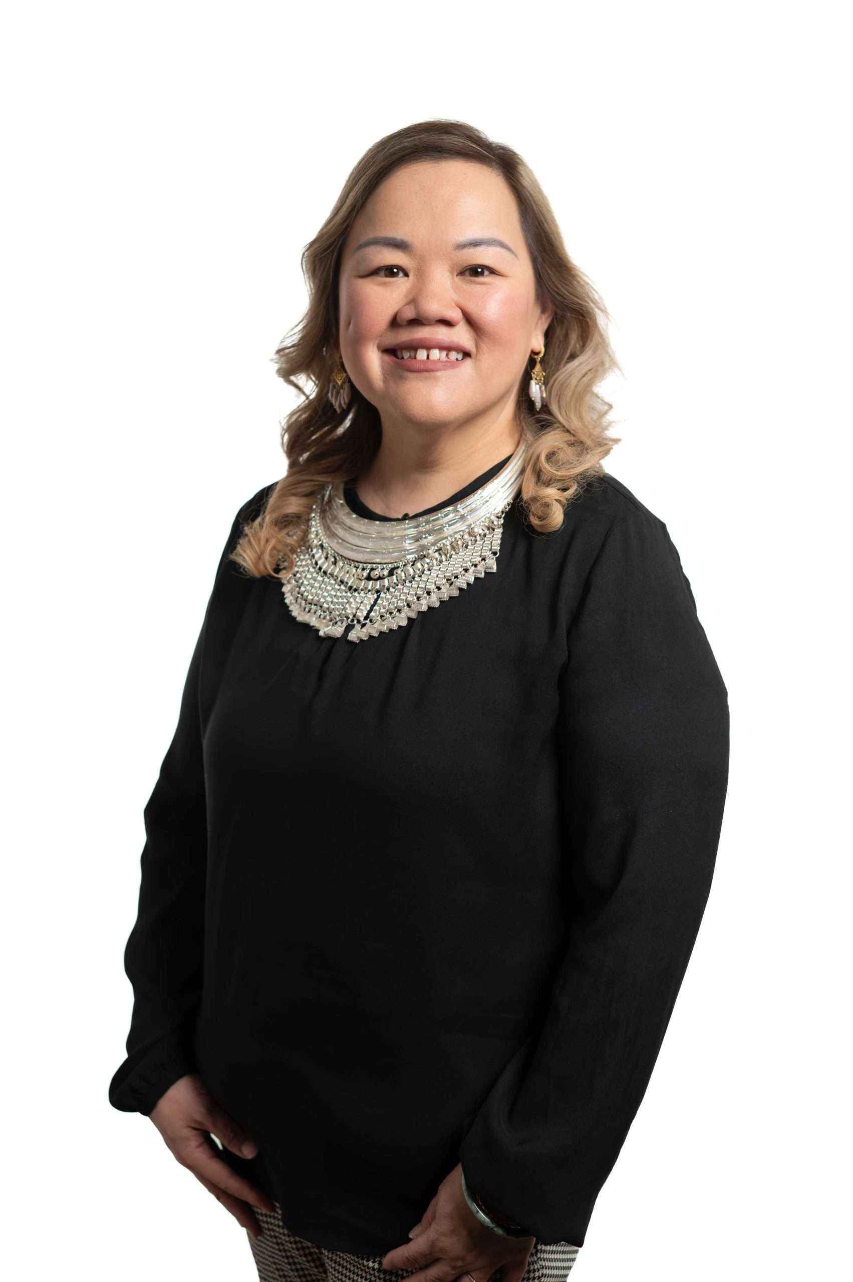 2-1-Maychee_Mua_2025_Bush_Fellow