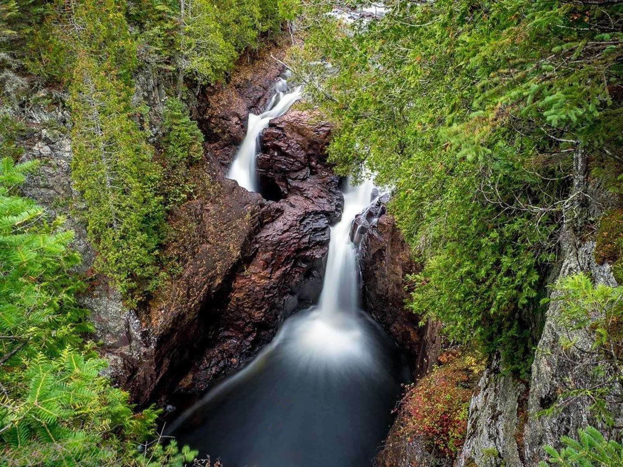 6-1-Photo-of-Devil's-Kettle-waterfall-Judge-Magney-State-Park